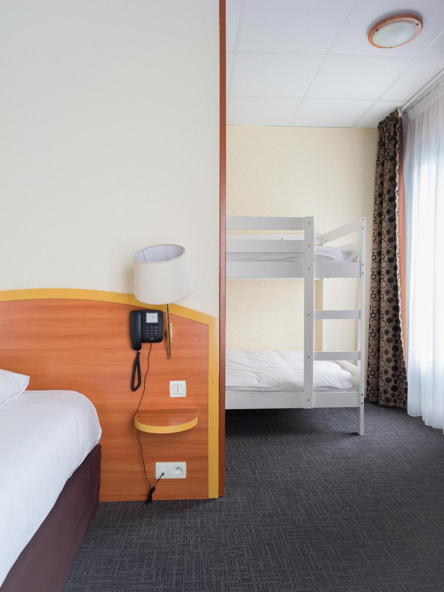 Kyriad Hotel 3*