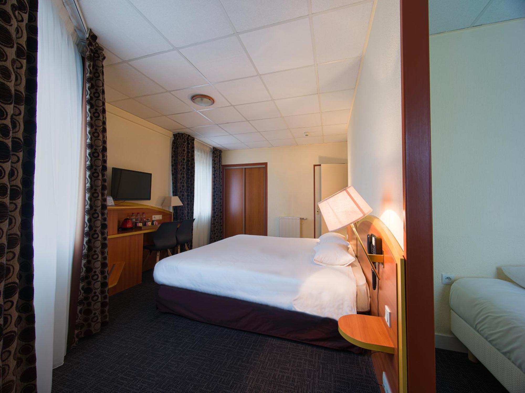 Hotel Kyriad 3*